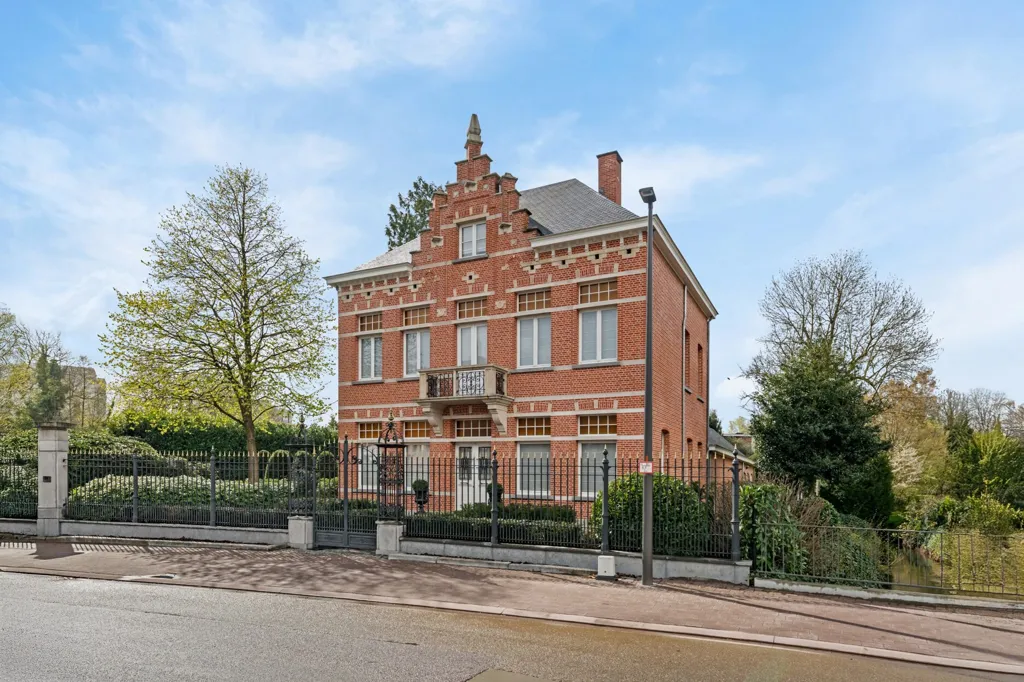 Välivaade - Charming Manor with Orangery in Arendonk