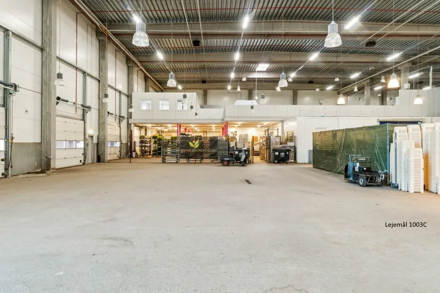 Garaaž - Logistics Facility with Secure Access in Taastrup