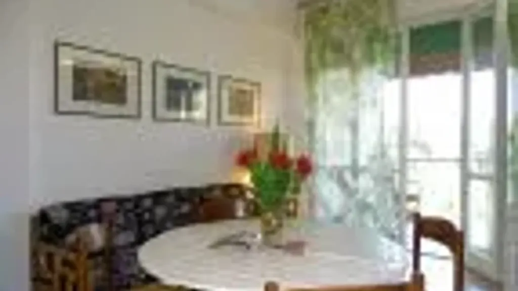 Esszimmer - Trilocale with Sea View in Milano Marittima