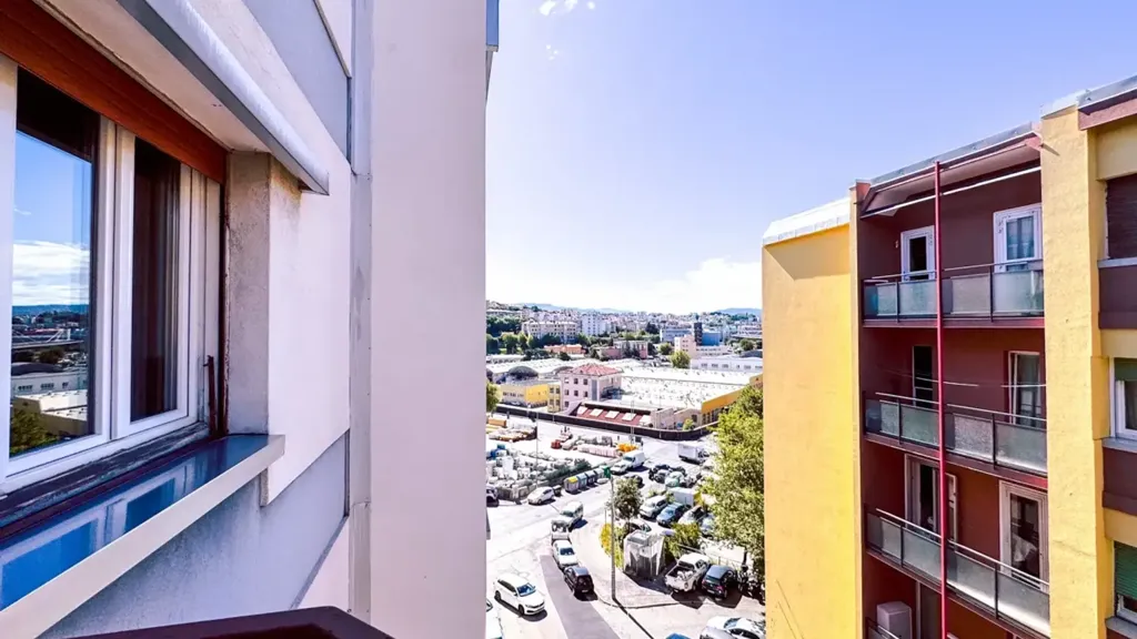 Rõdu - Modern Flat with Balcony in Trieste