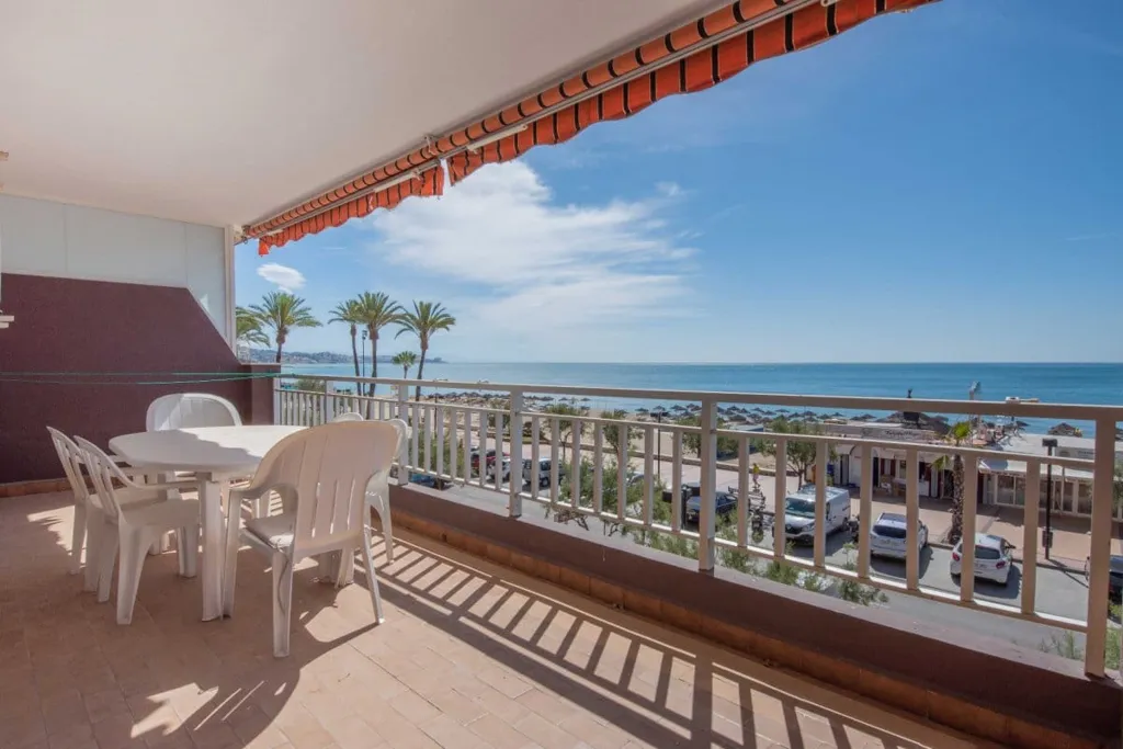 Rõdu - Beachfront Flat with Terrace in Los Boliches