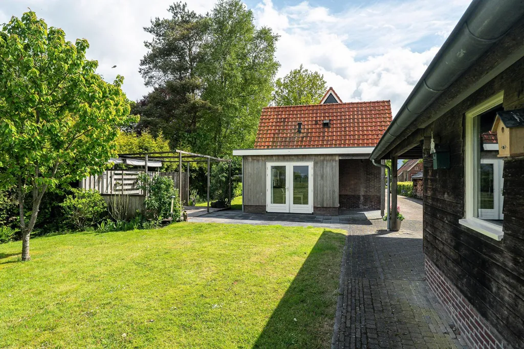 Aed - 1930s House with Garden in Terwispel