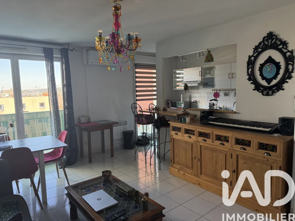 Elutuba - Bright Apartment with Terrace in Nîmes
