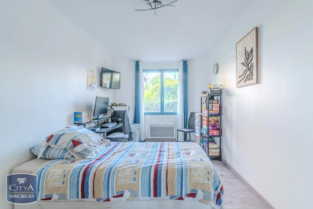 Magamistoad - Fully Renovated Flat with Parking in Roanne Centre