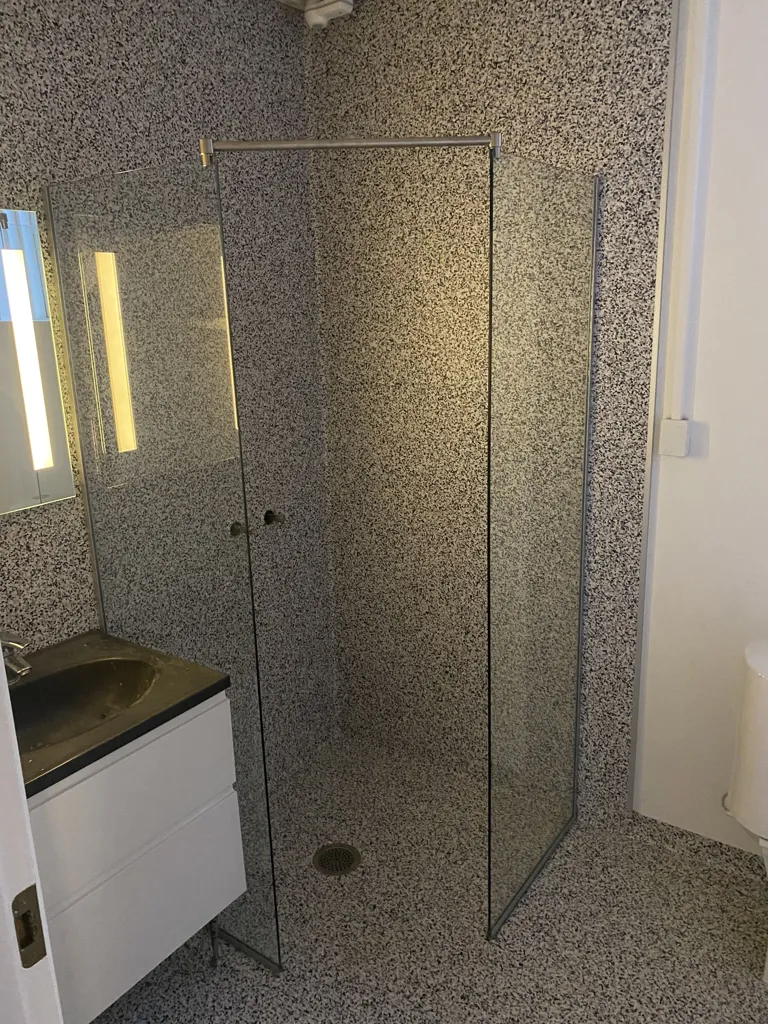 Bagni - Spacious Apartment with Parking in Midtown