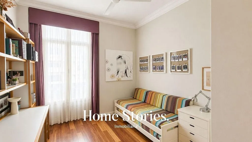 Kabinet - Furnished Flat with Balcony in Valencia