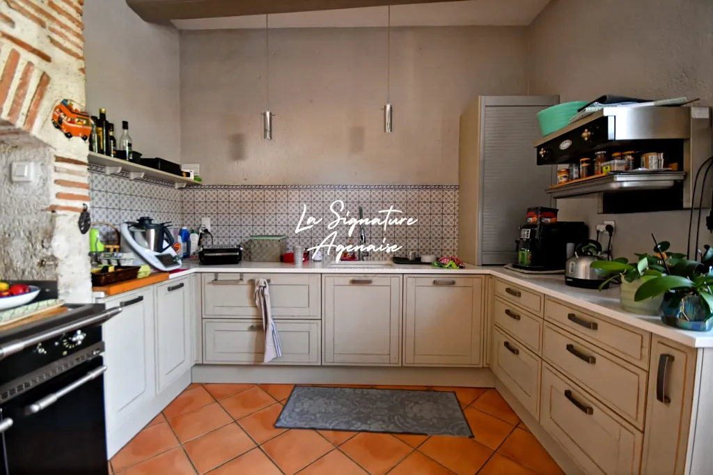 Cuisine - Maison en Pierre avec Piscine à Montesquieu