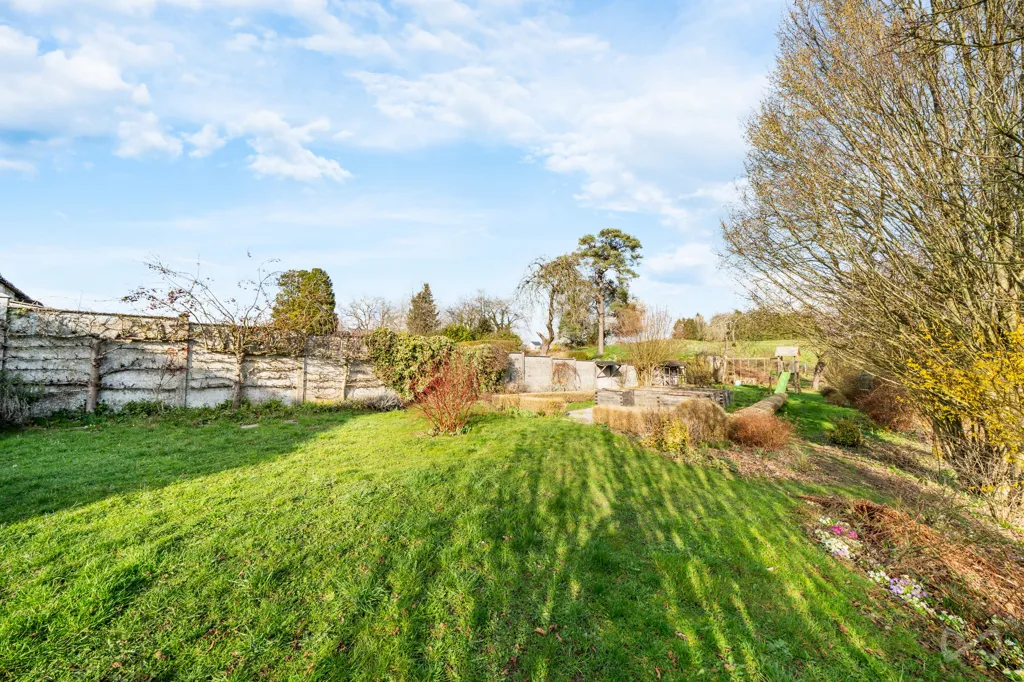 Jardin - Maison Charmante avec Jardin à Morialmé