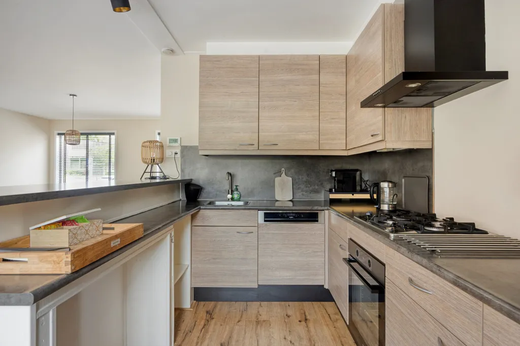 Cuisine - Corner House with Garden in Dirksland