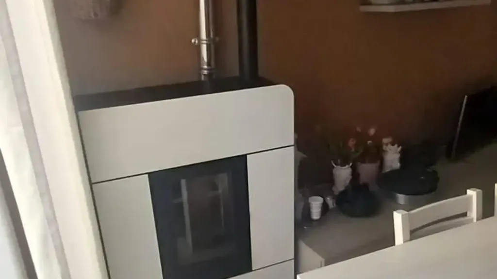 Cuisine - Rusticated Apartment with Balcony in Caltagirone