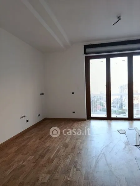 Pièces - Modernised Apartment with Balcony in Asti