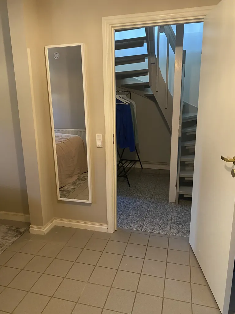 Entrée - Family House with Balcony in Holte