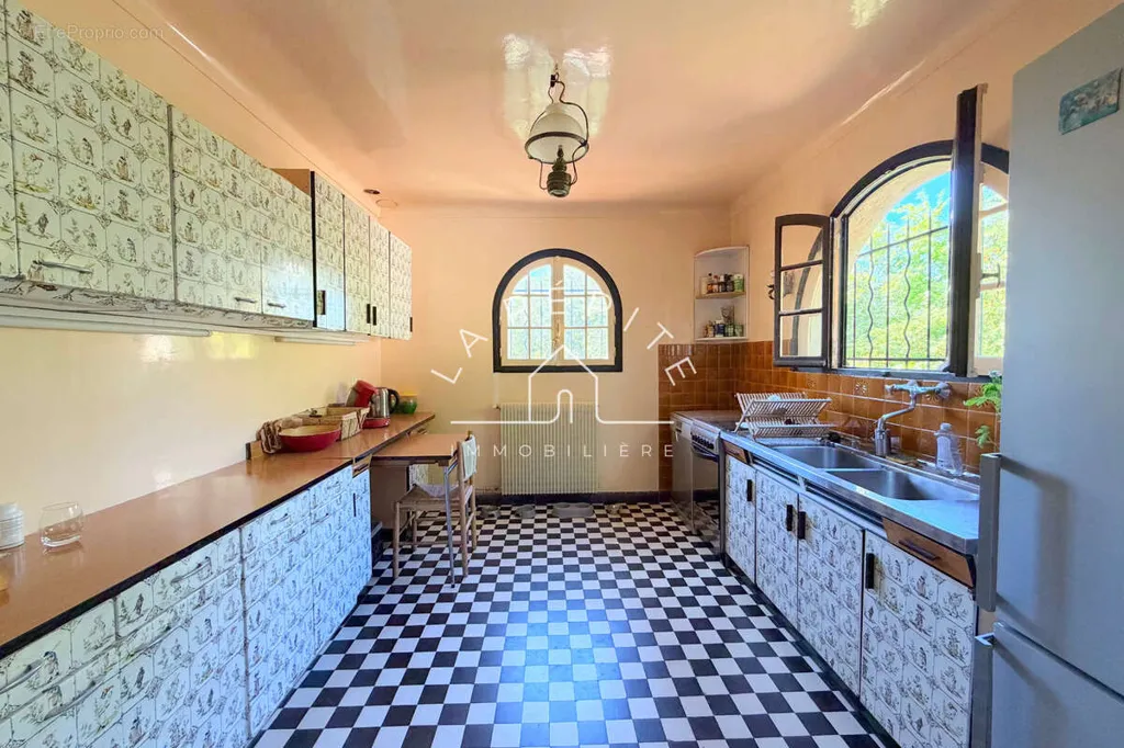 Köök - Charming Provençal House with Sea View in Spéracèdes