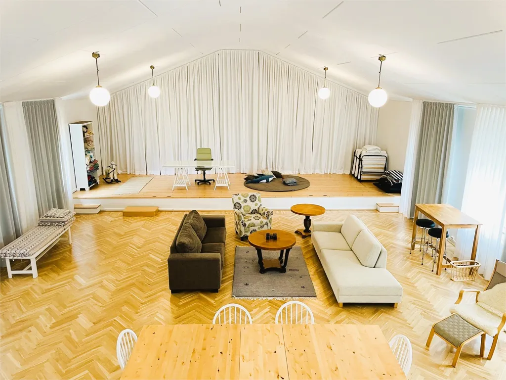 Elutuba - Historic Farmhouse with Field Views in Gislöv