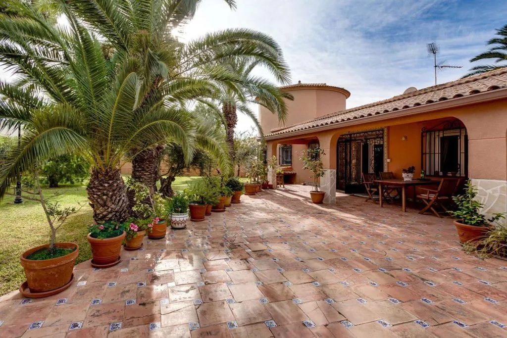 Terrace - Luxury Villa with Private Pool in San Luis, Torrevieja
