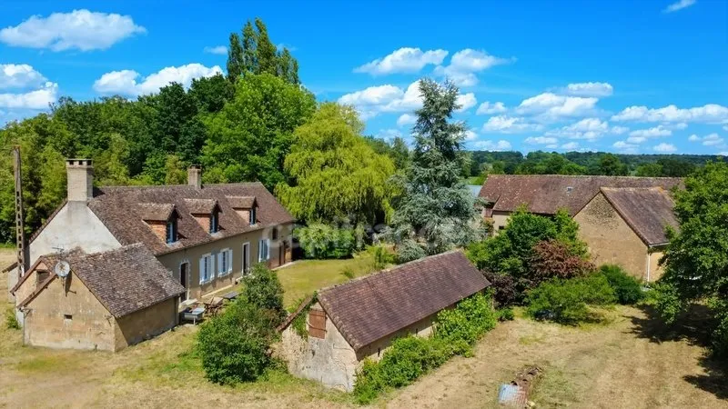 Vue aérienne - Propriété Charmante avec Jardin à Saint-Célerin