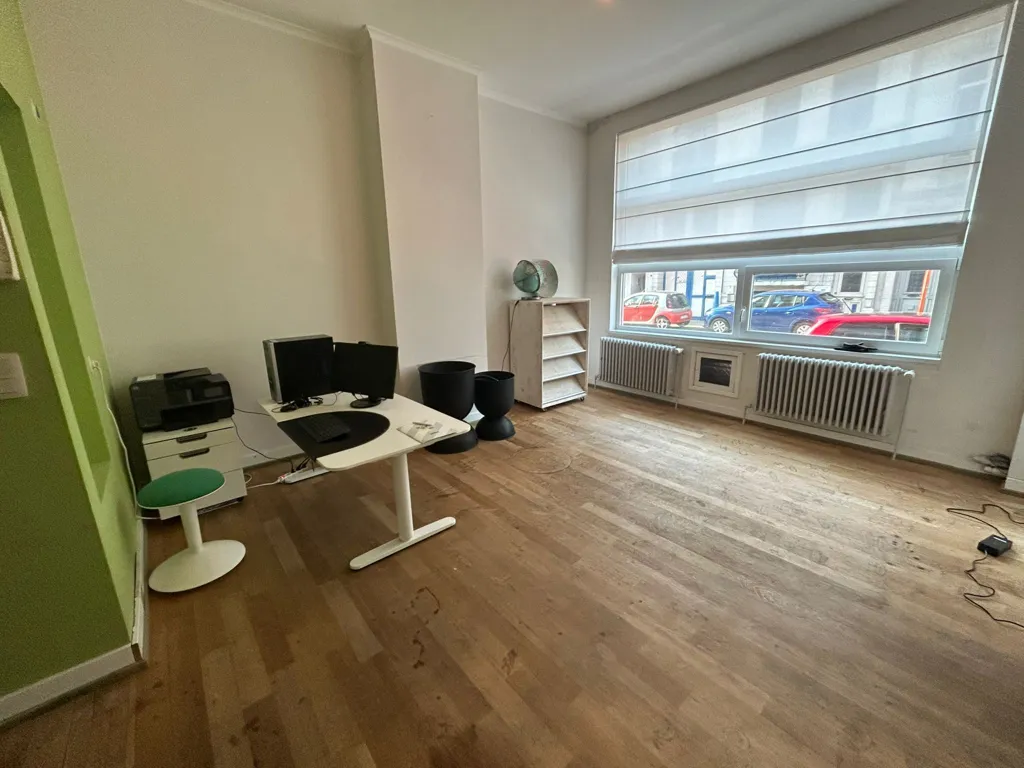 Kabinet - Commercial Space with High Visibility in Oostende