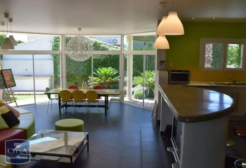 Elutuba - Meubled 4-Piece House in Marignane