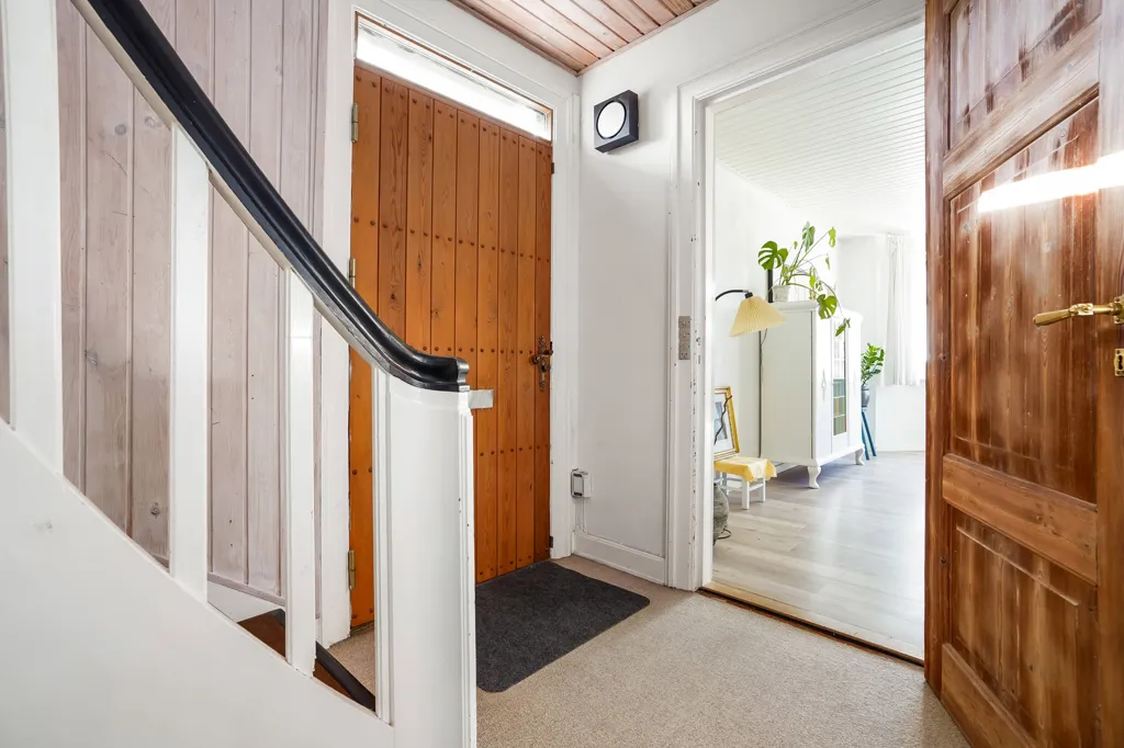 hallway_entrance