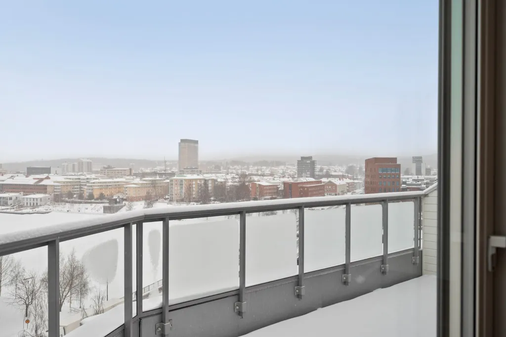 Balcony - Penthouse with River View in Skellefteå