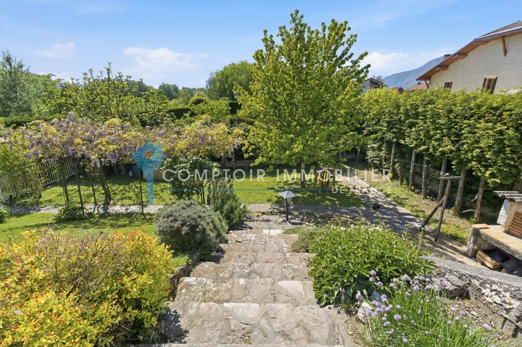 Jardin - Maison avec Vue Panoramique et Piscine à Meylan