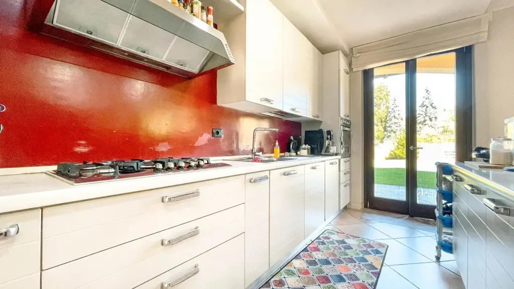 Cuisine - Luxury Villa with Pool in Brovello-Carpugnino