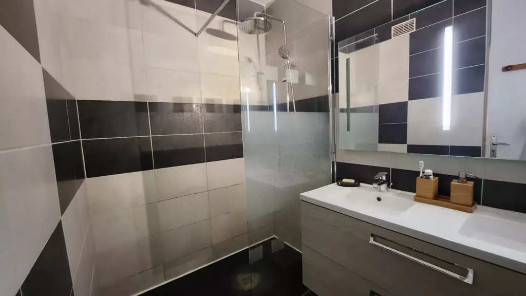 Salles de bain - Appartement T3 avec Balcon au Centre de La Roche-sur-Yon