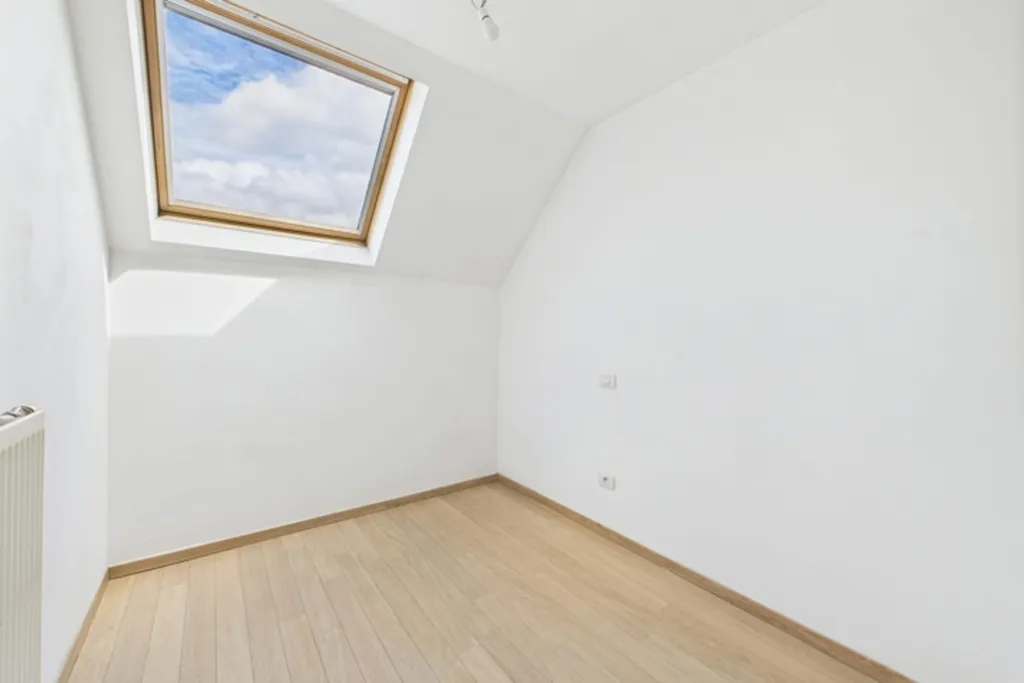 Toad - Recent Apartment with Balcony in Rekkem