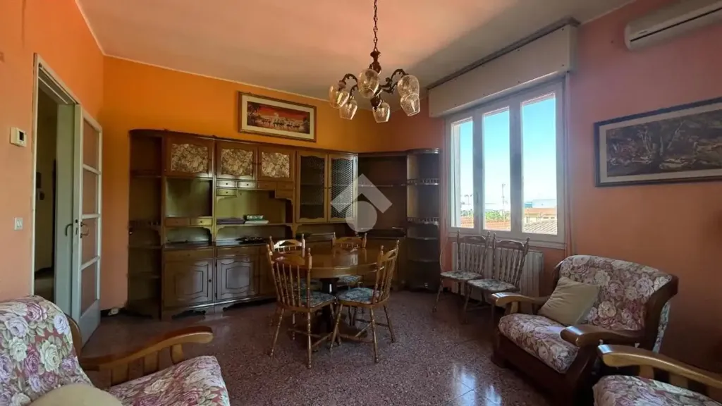Söögituba - 3-Room Apartment with Balcony in Brescia