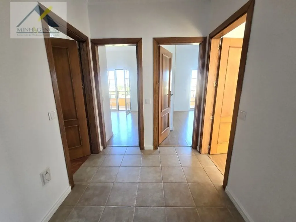 Esik - Luxury Semidetached House with Pool in Setúbal