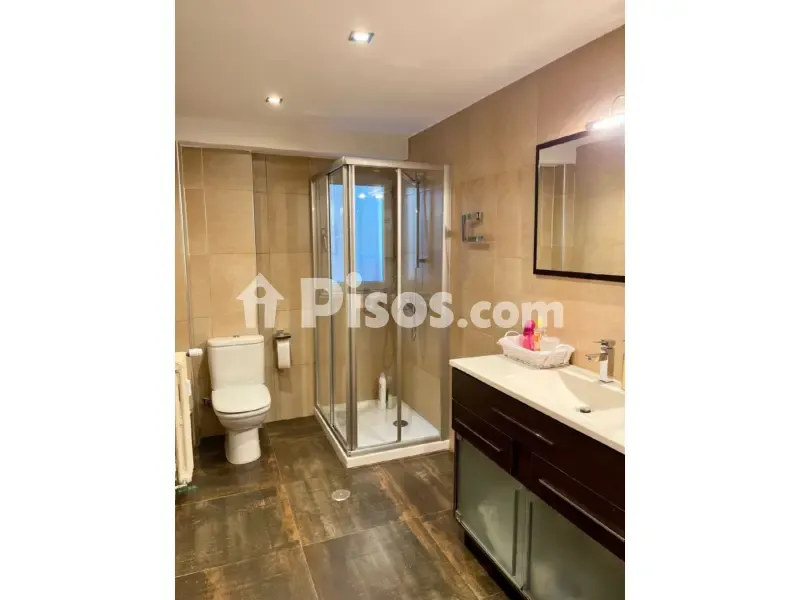 Bathrooms - Modern Flat with Balcony in León