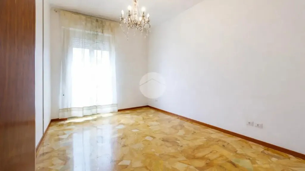 Rooms - Triplex with Double Exposure in Milan