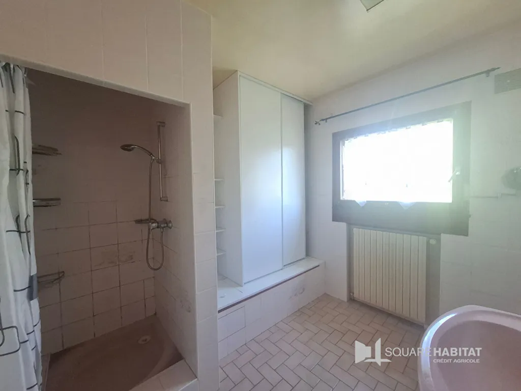 Salles de bain - Maison à Rafraîchir avec Jardin à Hauterive