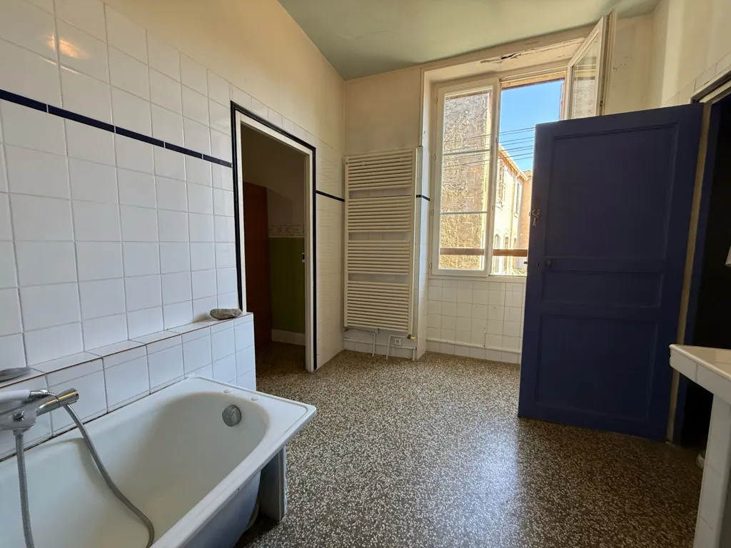 Bathrooms - Spacious Loft with Garage in Lodève