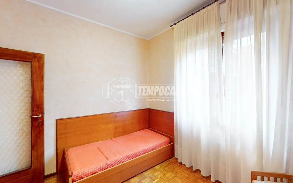 Bedrooms - Four-Room Apartment with Balcony in Paullo