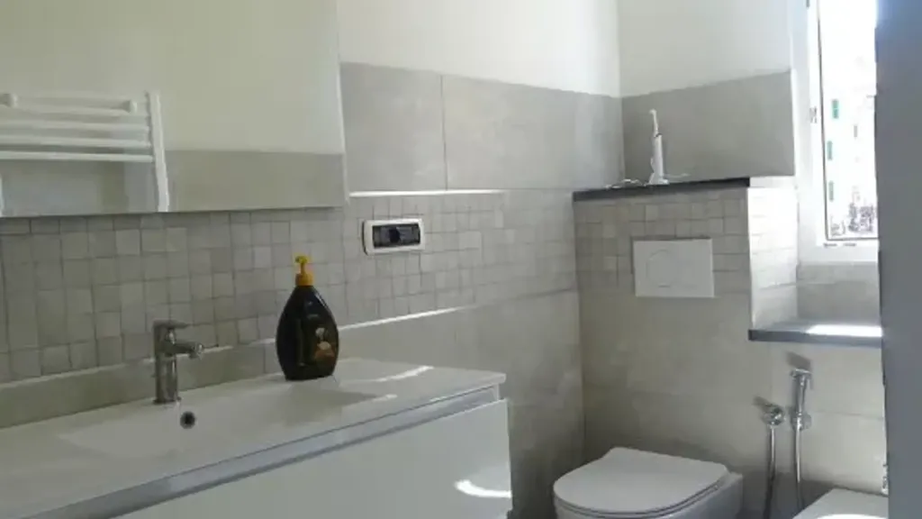 Salles de bain - Independent House with Town View in Ameglia