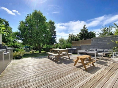 Terrace - Character House with Studio in Linselles Centre