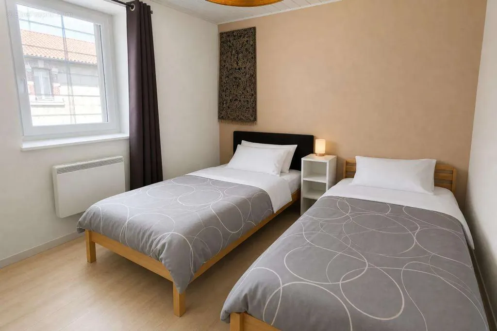 Chambres - Appartement T3 avec Parking à Decazeville