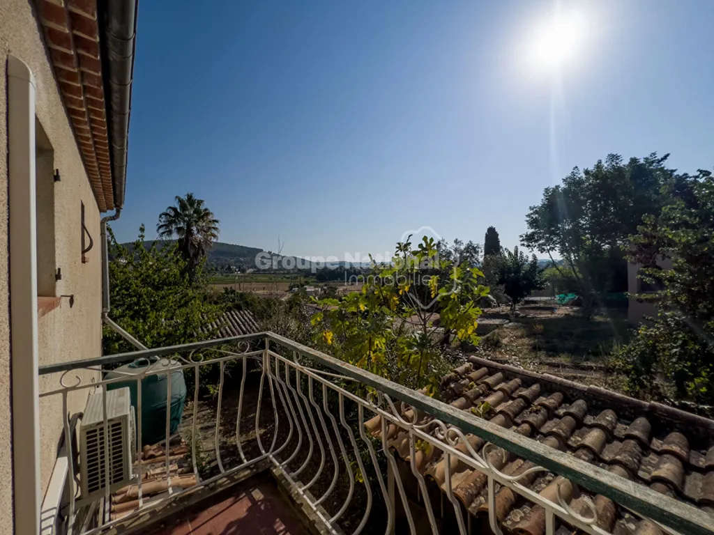 Balcon - Villa avec piscine et vue panoramique à Lorgues
