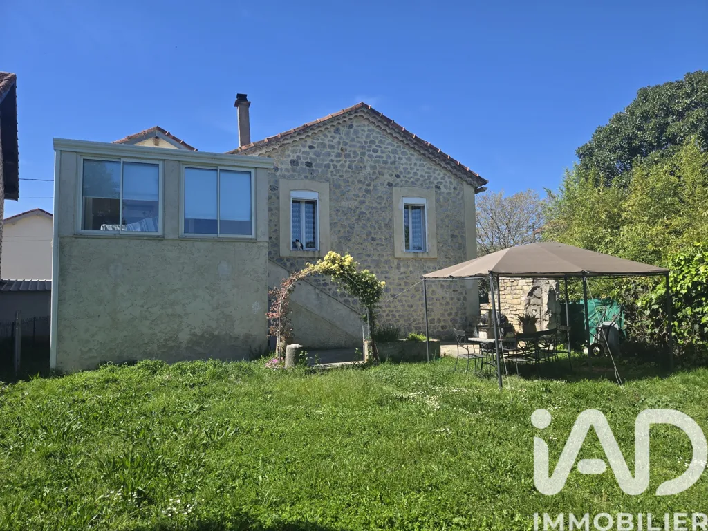 Jardin - Maison en Pierre avec Jardin à Alès