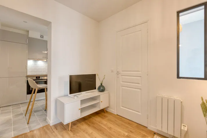 Séjour - Appartement T4 Meublé avec Vue Dégagée au 14ème Arrondissement