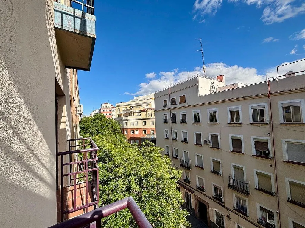 Rõdu - Modern Flat with Balcony in Arganzuela, Madrid
