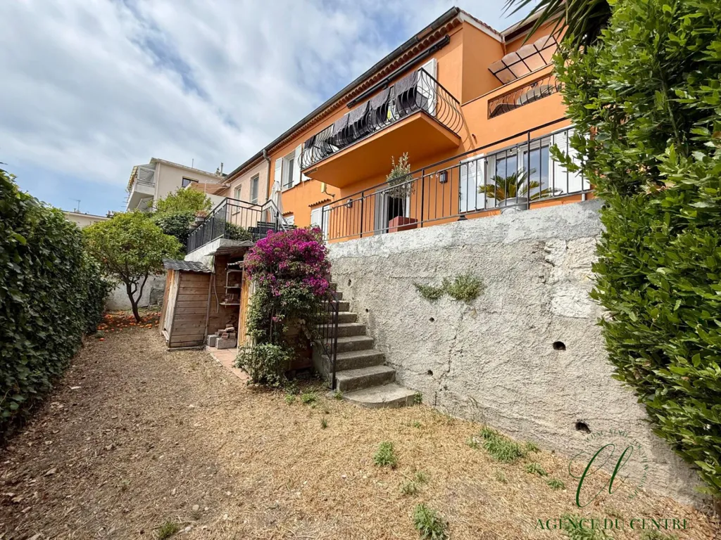 House with Sea View and Garden in Nice