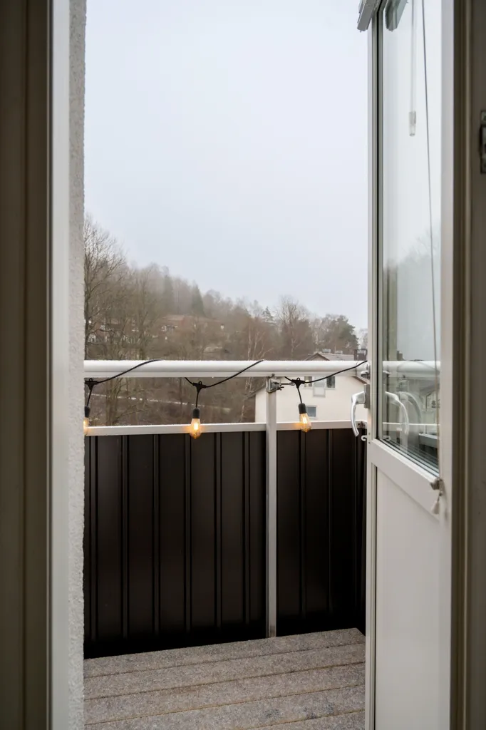 Balcon - Renovated Penthouse with Balcony in Norrmalm
