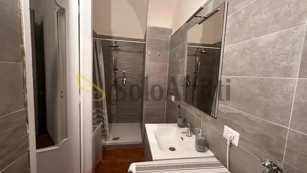 Salles de bain - Ground Floor Apartment in Caserta Centre
