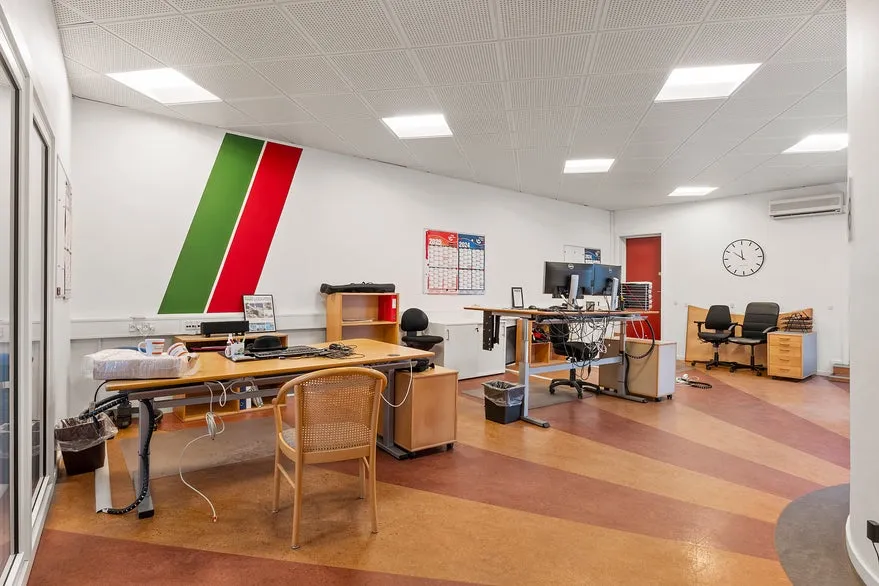 Bureau - Commercial Building with Conversion Potential in Nakskov