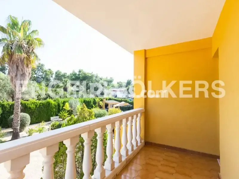 Balcon - Rustic Chalet with Pool in Montserrat