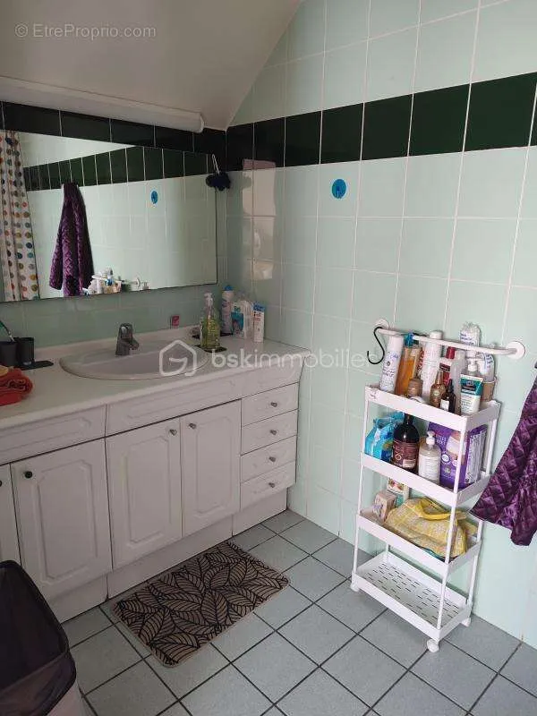 Salles de bain - Studio dans Résidence Services à Verrières-le-Buisson