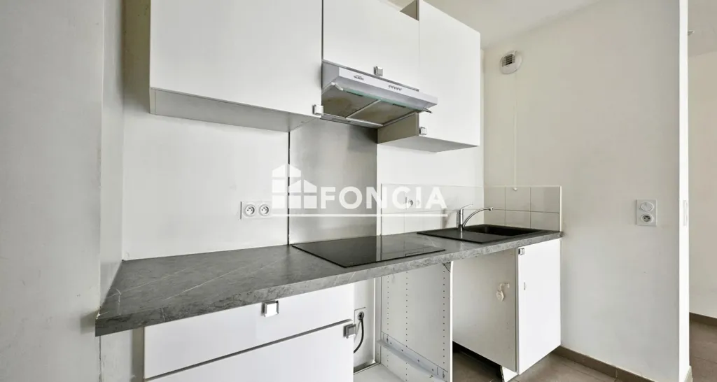 Cuisine - Appartement 3 Pièces avec Jardin et Parking à Jouy-Le-Moutier