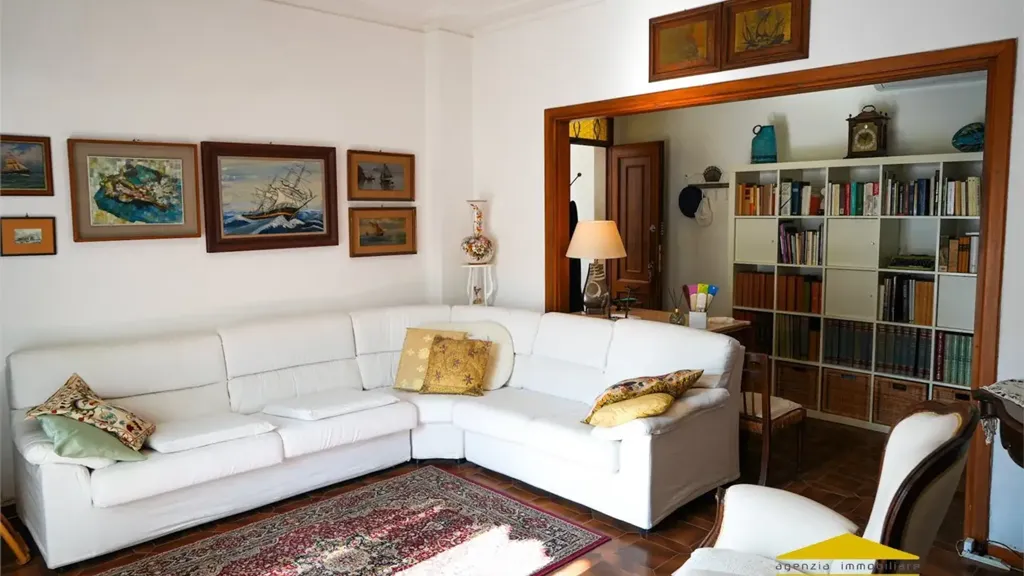 Séjour - Apartment with Castle View in Massa